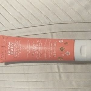 NWT Brightening Face Wash